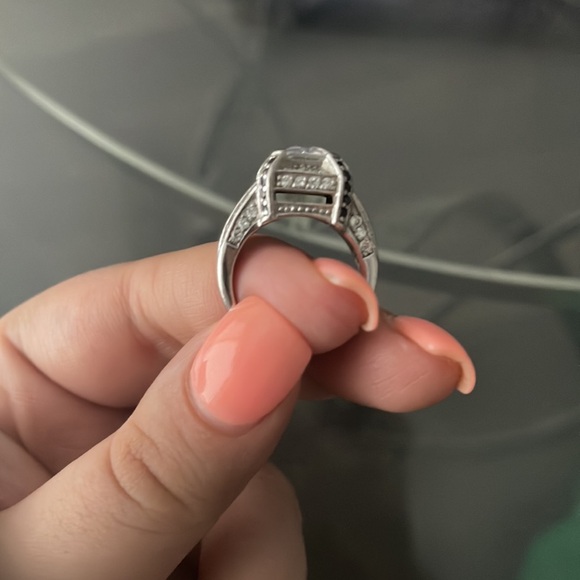 size 8 925 sterling silver ring - Picture 3 of 6